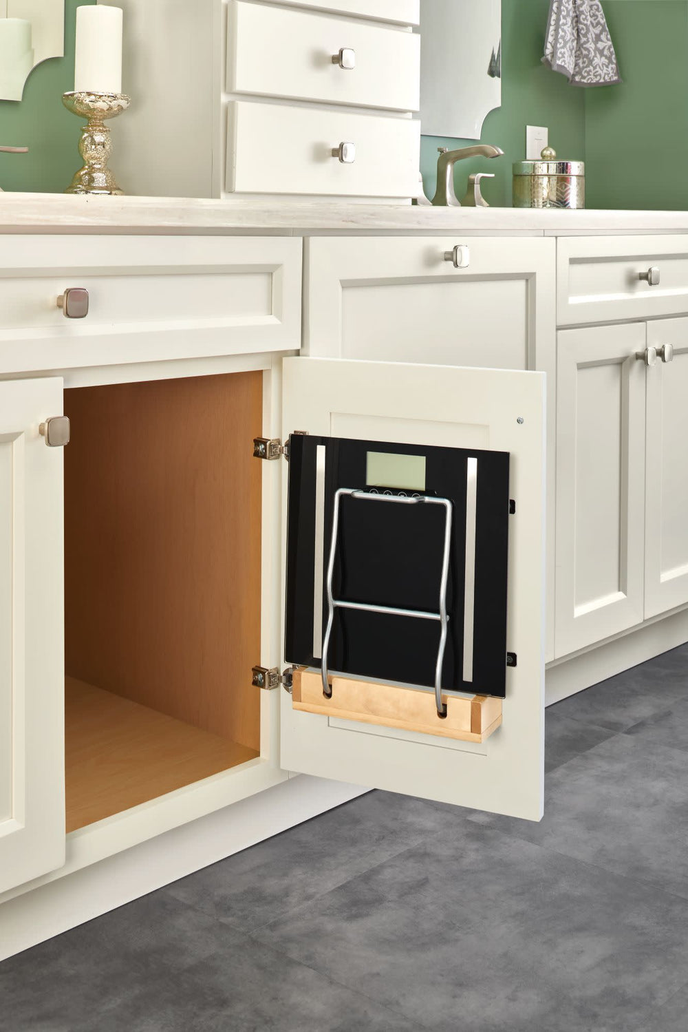 Door Mount Scale Holder 15''