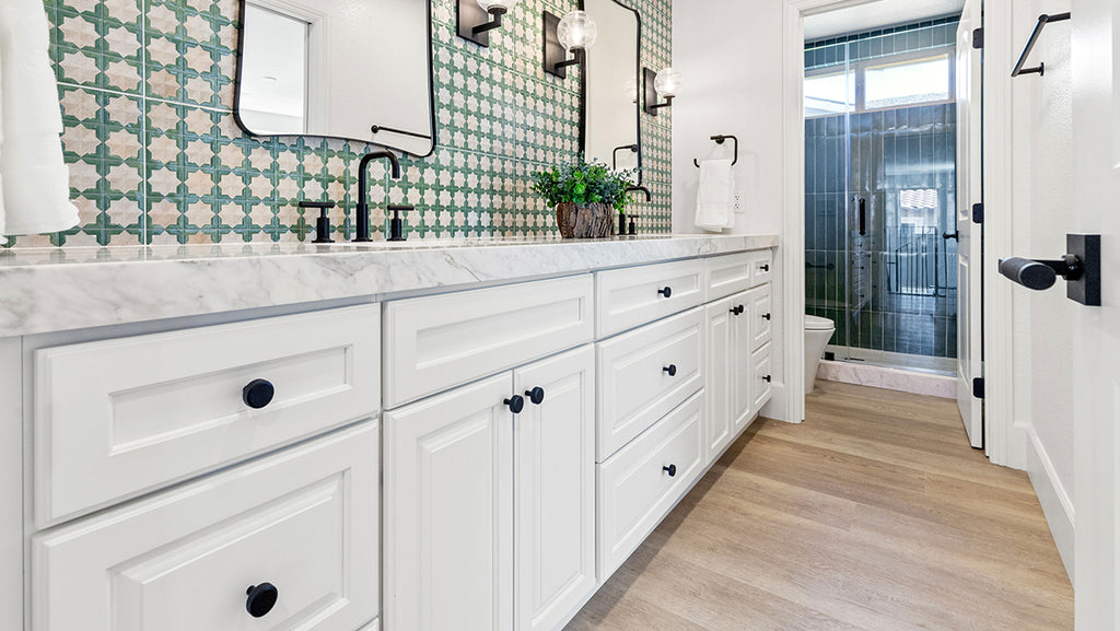 Cabinet Sample - Chalet White