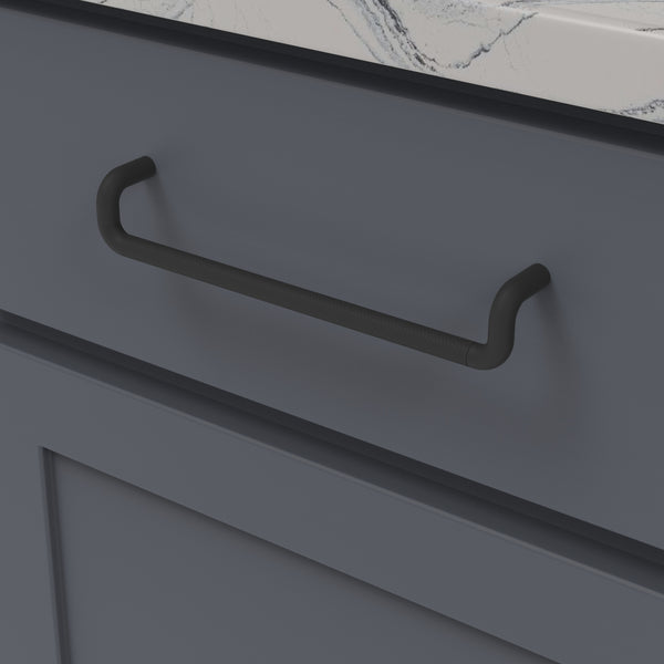 Verge Pull 7-9/16 Inch (192mm) Center to Center Matte Black