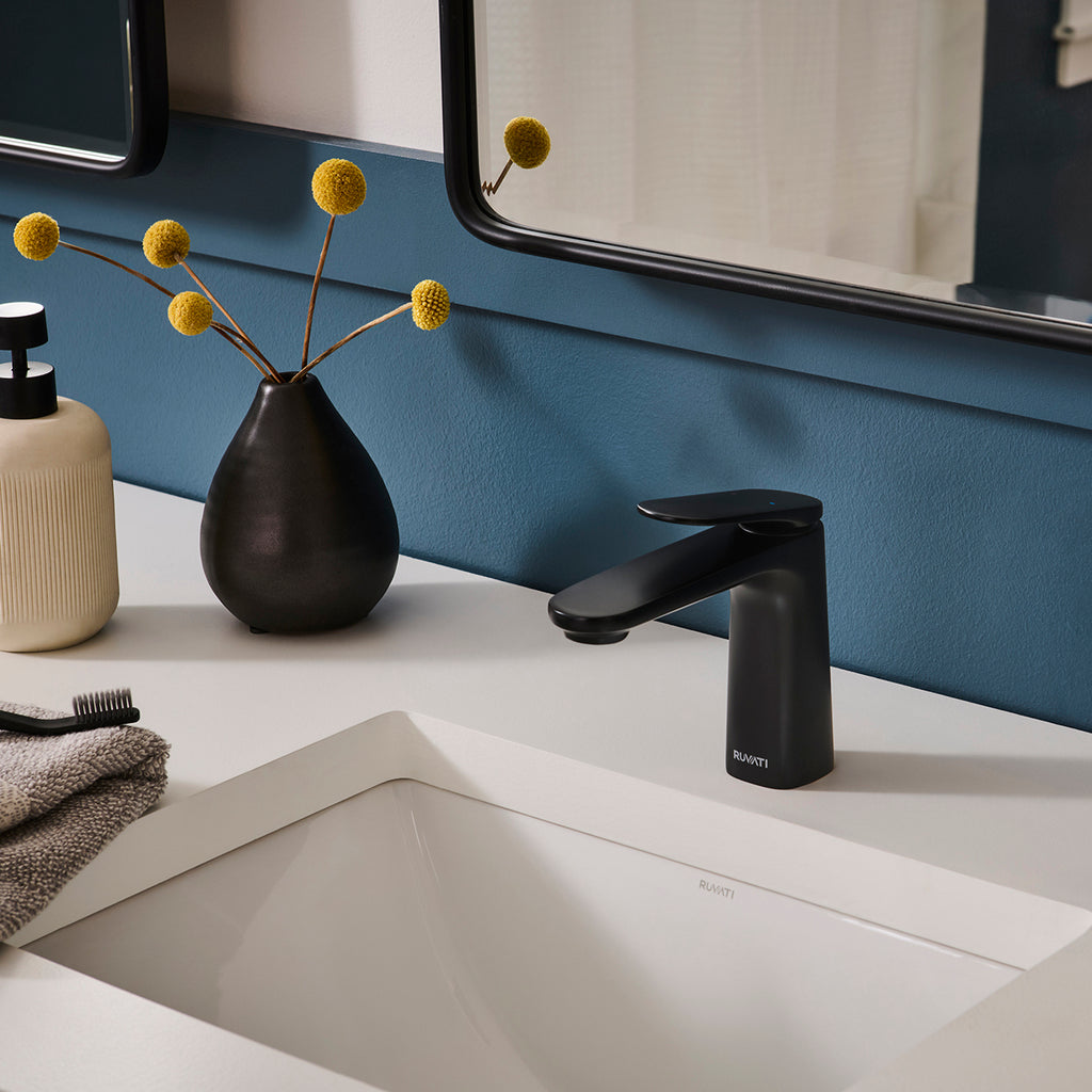 Este Single Hole Bathroom Vanity Faucet in Matte Black  - RVF5135MB