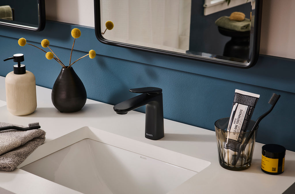 Este Single Hole Bathroom Vanity Faucet in Matte Black  - RVF5135MB