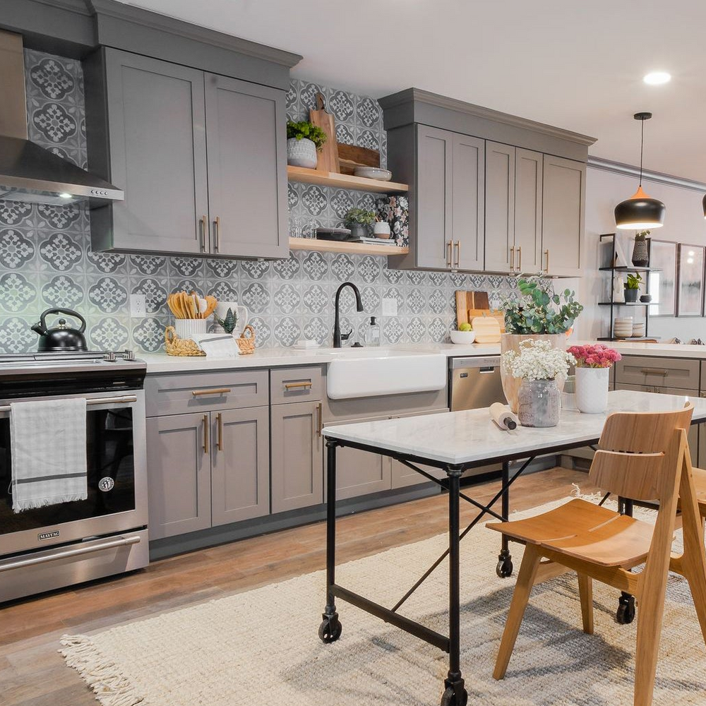 Platinum Grey Shaker Cabinets 