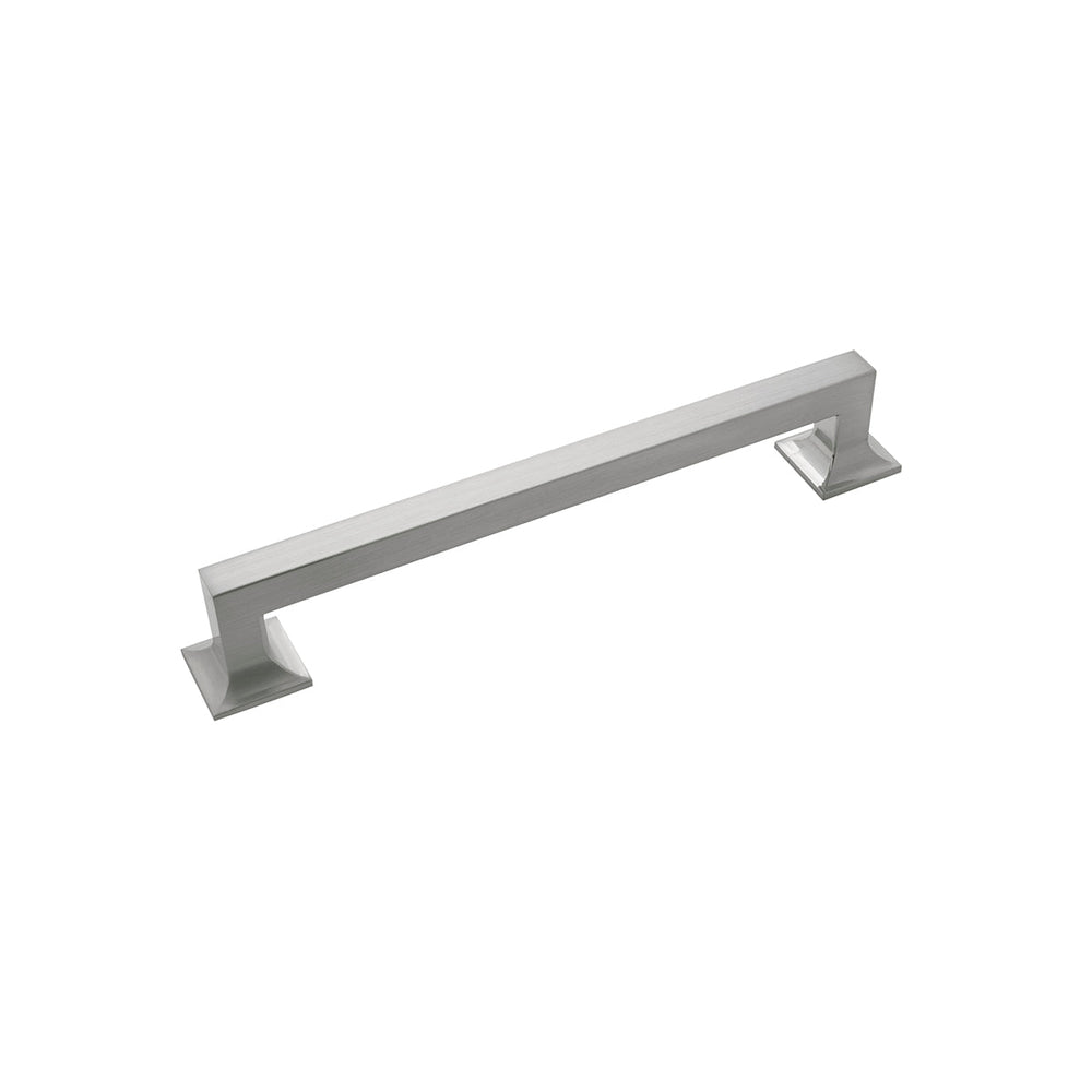 Studio Pull 7-9/16 Inch (192mm) Center to Center Satin Nickel