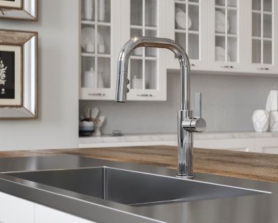 Montay 1-Handle Pull-Down Kitchen Faucet Polished Chrome